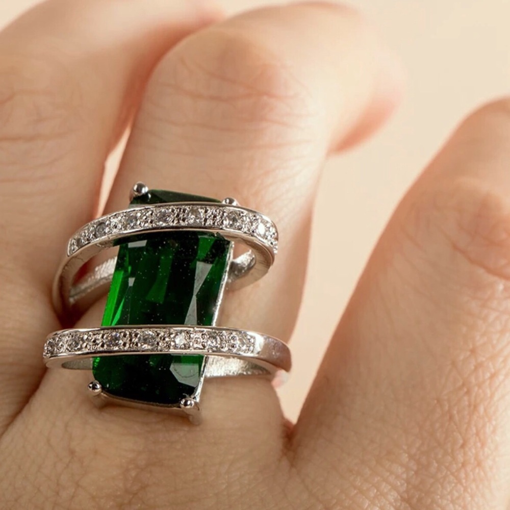 New 925 Radiant Emerald Cubic Zirconia Tension Swirl Statement Ring - Picture 7 of 16